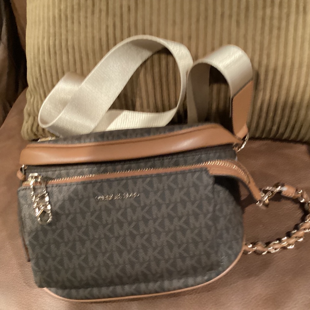 Michael Kors Slater Sling Pack Chain Messenger Bag, Color Brown, Acorn NWT - Picture 2 of 3